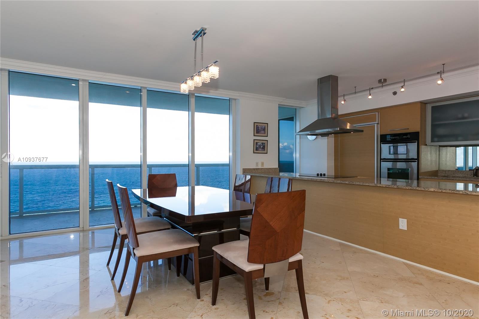 See details 1601 3 / 3 2065 sq. ft. $ 2020-10-05 0 Photo