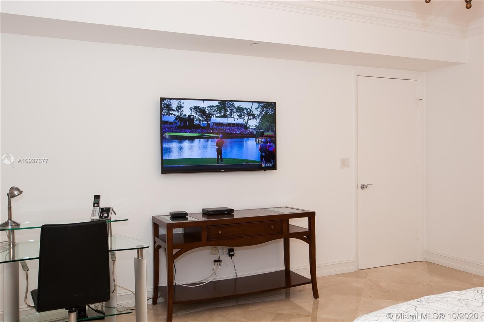 See details 1601 3 / 3 2065 sq. ft. $ 2020-10-05 0 Photo