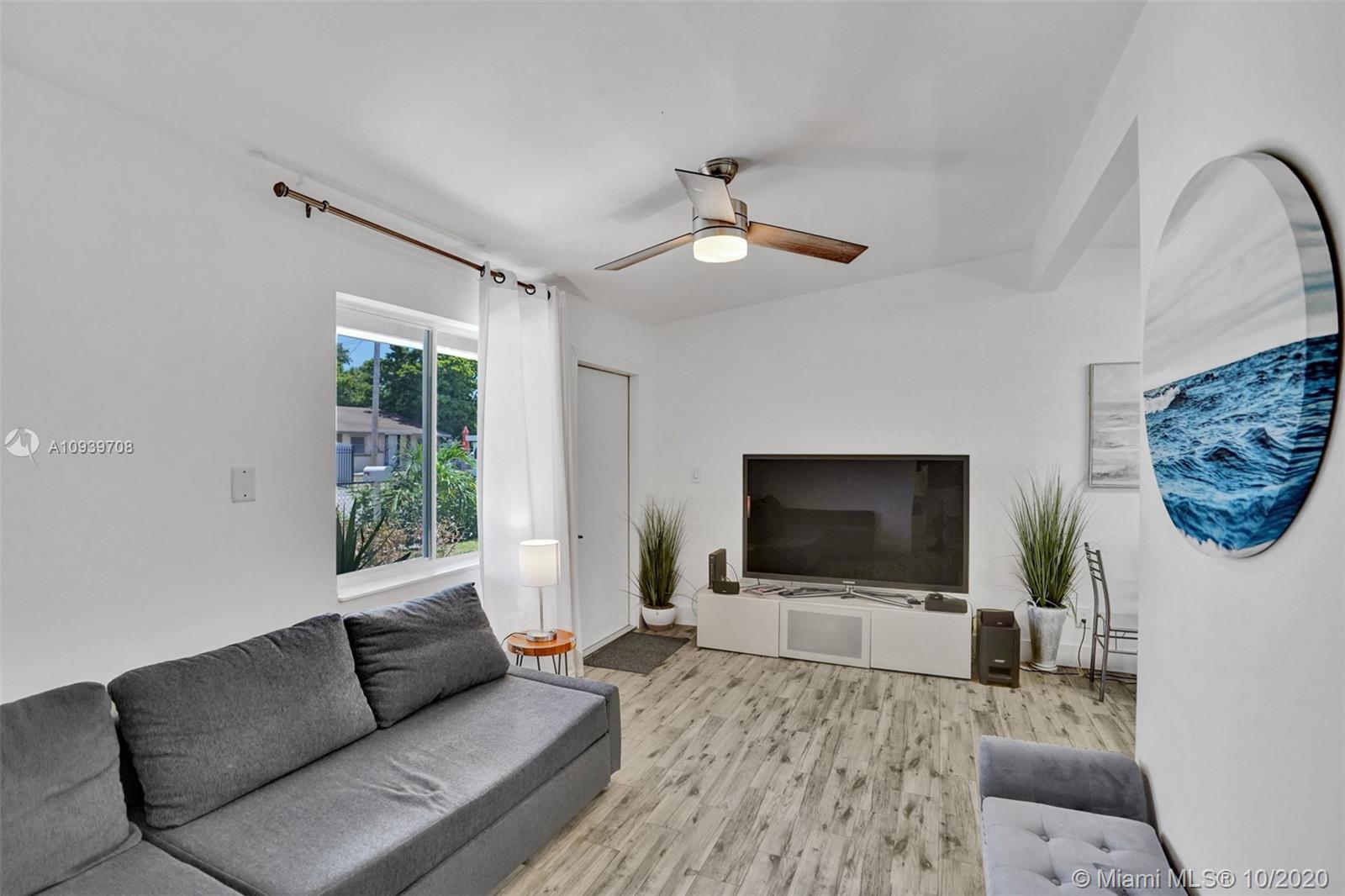 See details / 1281 sq. ft. $ 2020-10-08 0 Photo