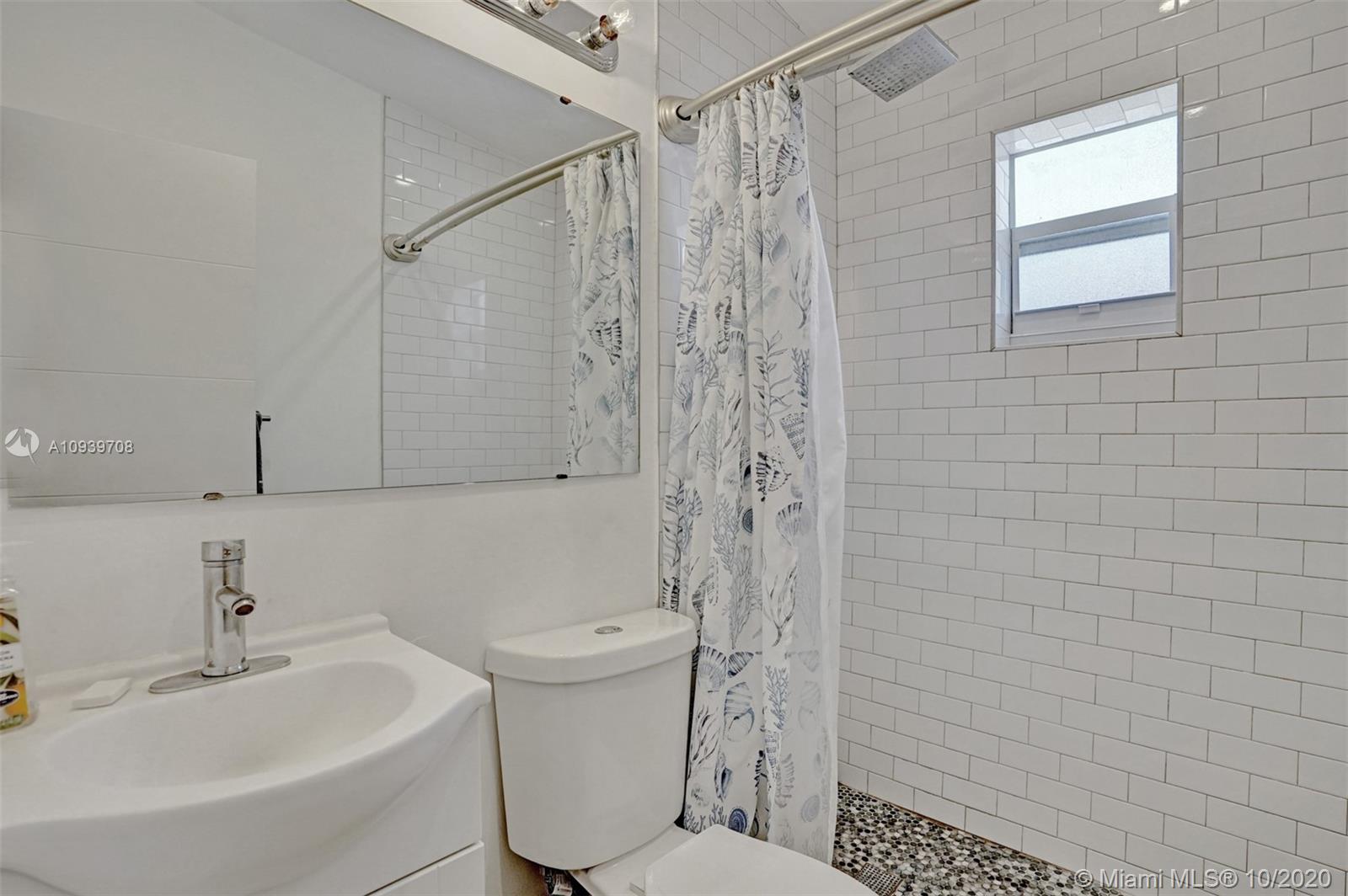 See details / 1281 sq. ft. $ 2020-10-08 0 Photo