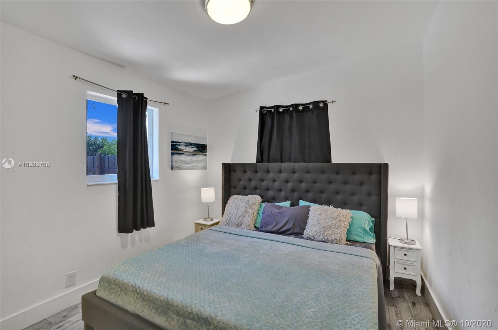 See details / 1281 sq. ft. $ 2020-10-08 0 Photo