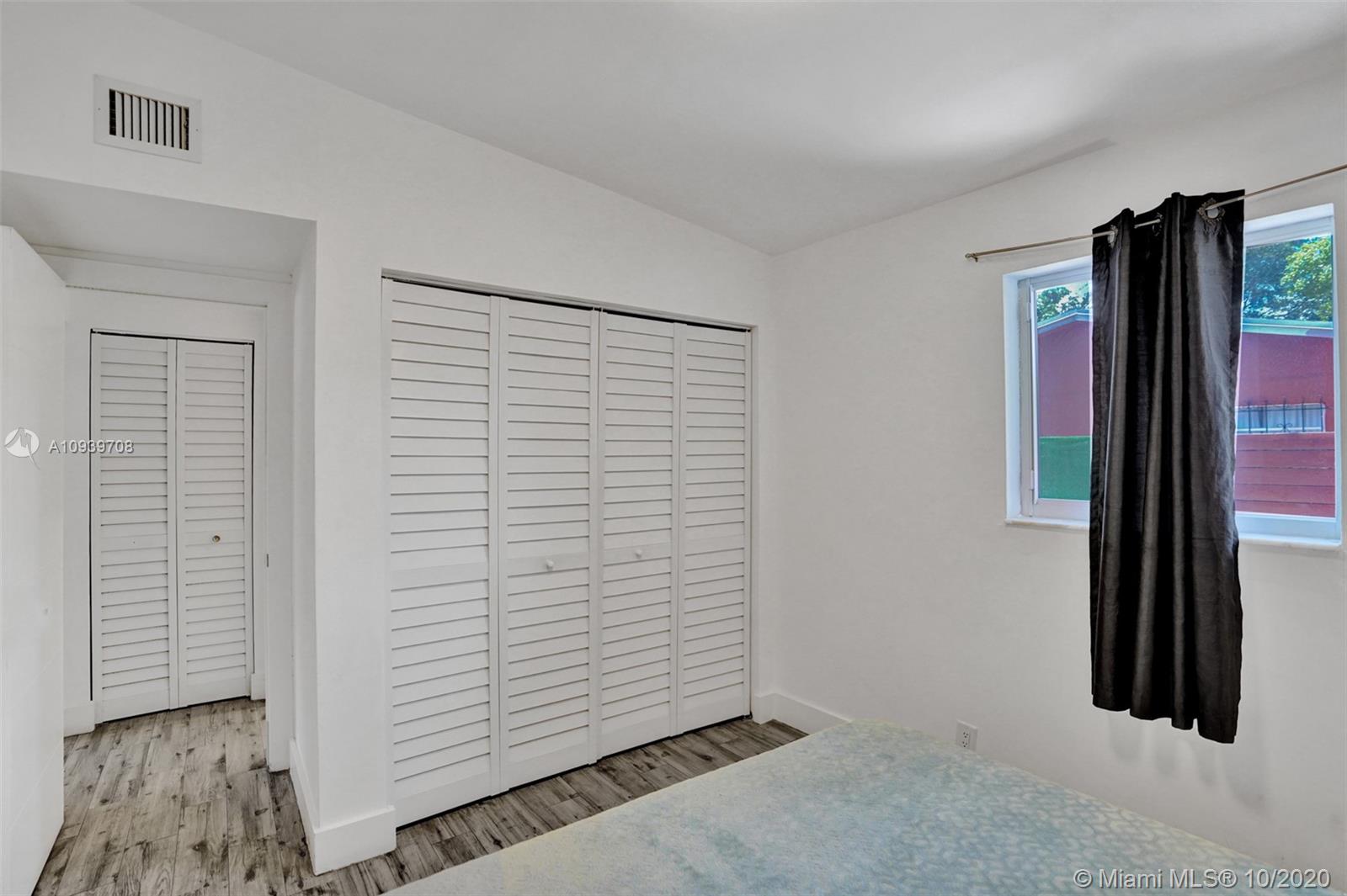 See details / 1281 sq. ft. $ 2020-10-08 0 Photo