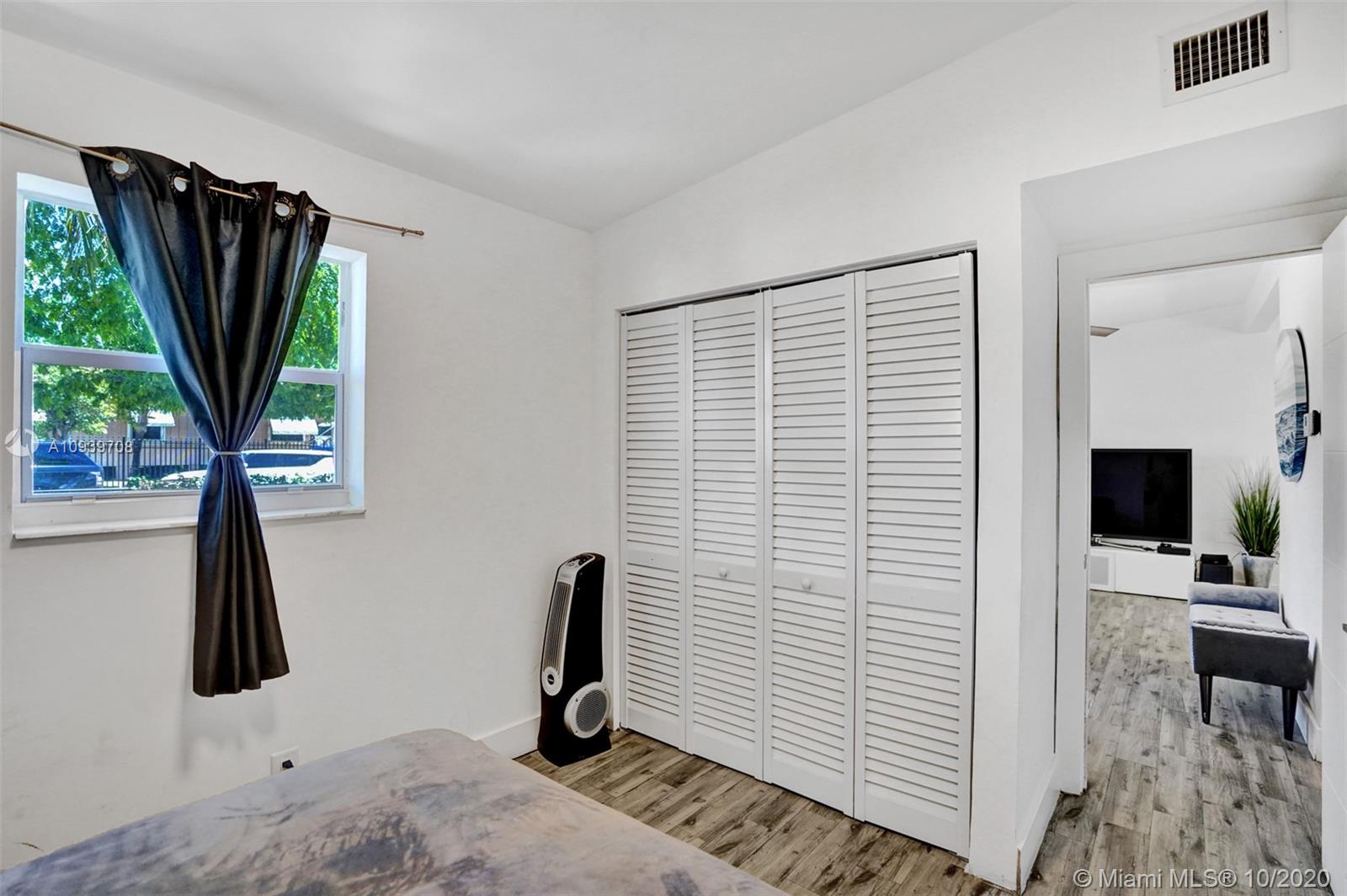 See details / 1281 sq. ft. $ 2020-10-08 0 Photo