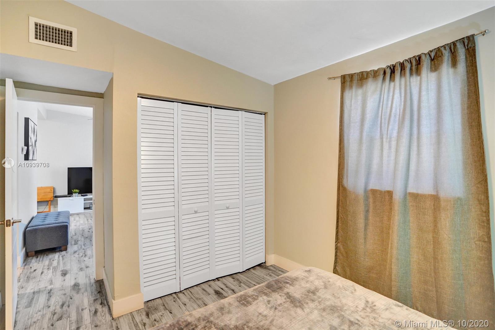 See details / 1281 sq. ft. $ 2020-10-08 0 Photo