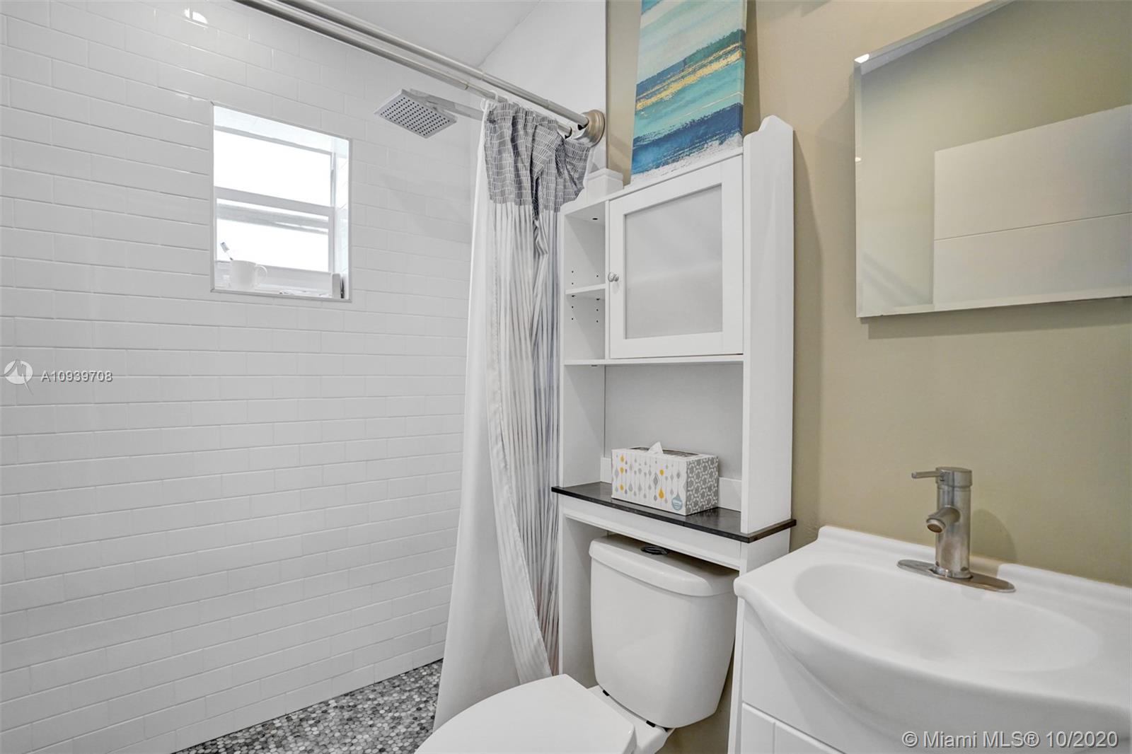 See details / 1281 sq. ft. $ 2020-10-08 0 Photo