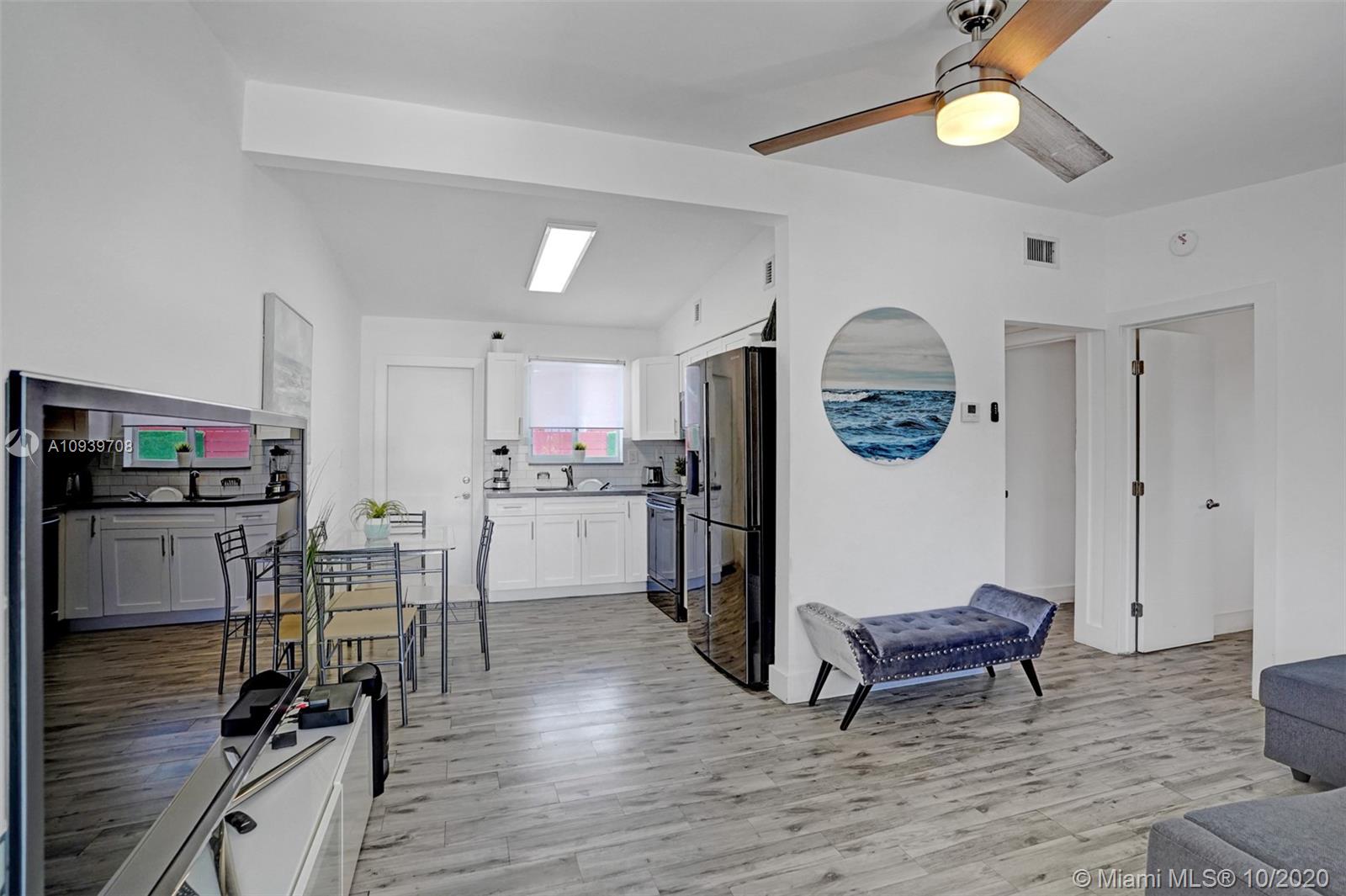 See details / 1281 sq. ft. $ 2020-10-08 0 Photo