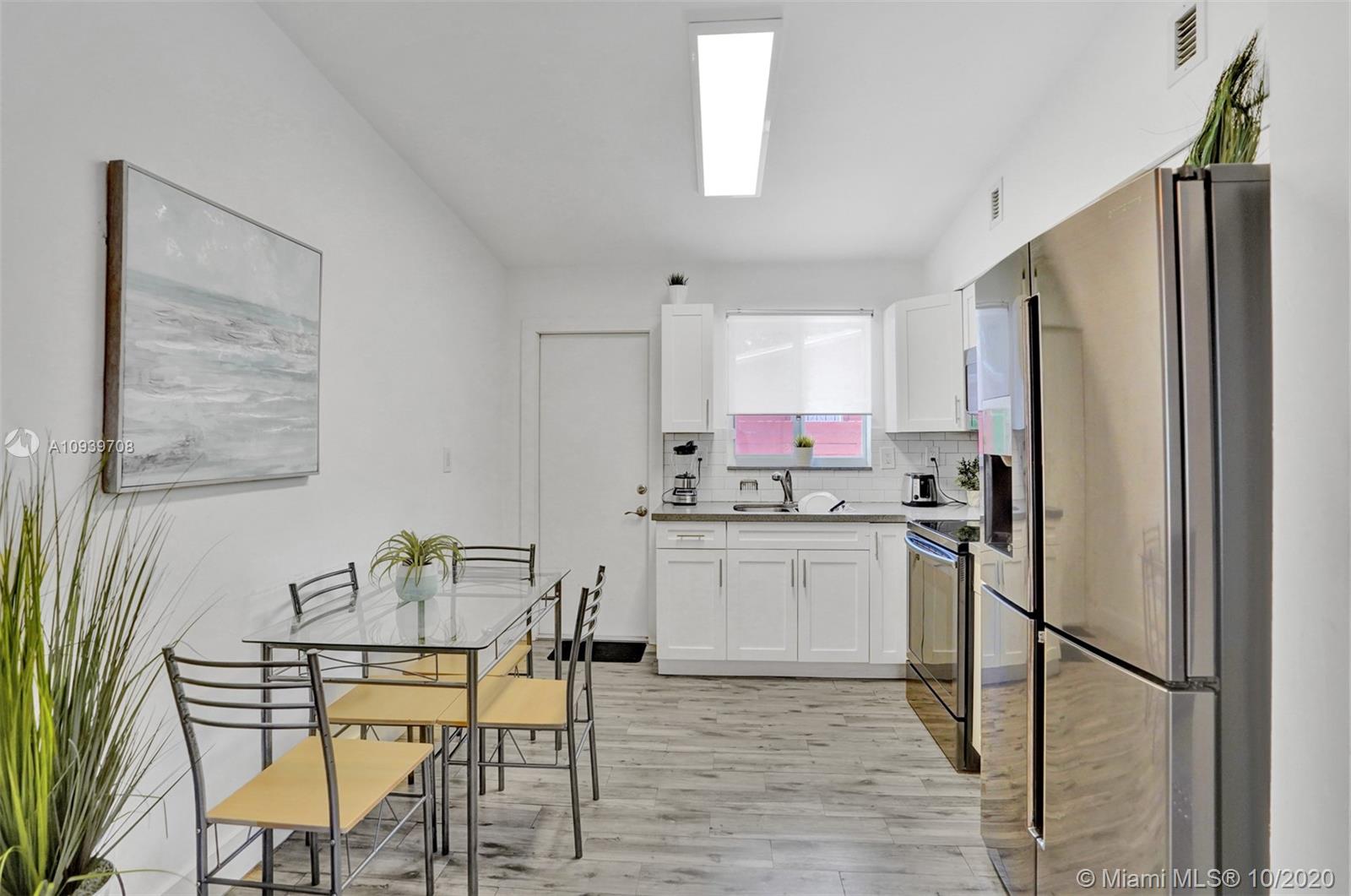See details / 1281 sq. ft. $ 2020-10-08 0 Photo