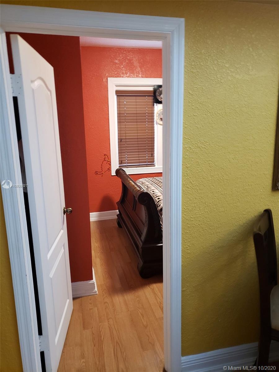 See details / 2480 sq. ft. $ 2020-10-08 0 Photo