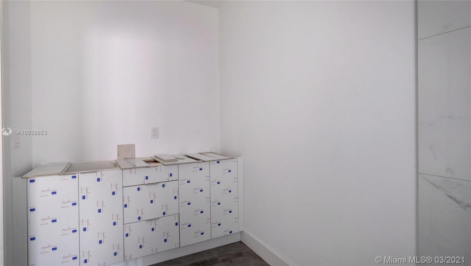 See details / 2648 sq. ft. $ 2021-03-05 0 Photo