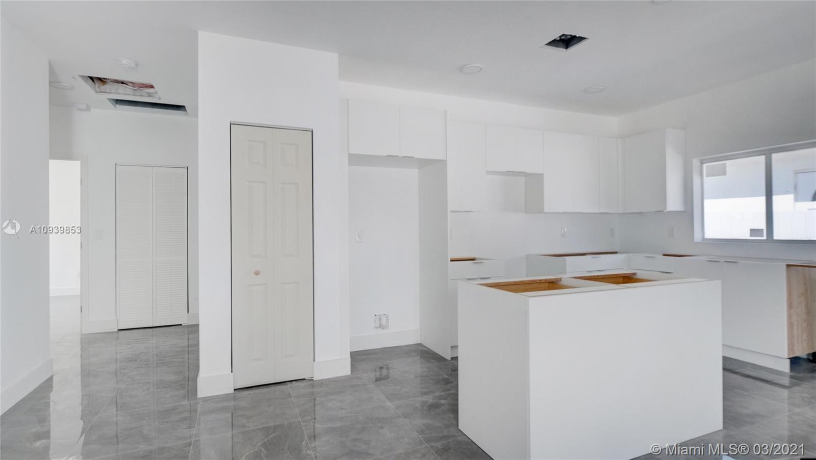 See details / 2648 sq. ft. $ 2020-10-08 0 Photo