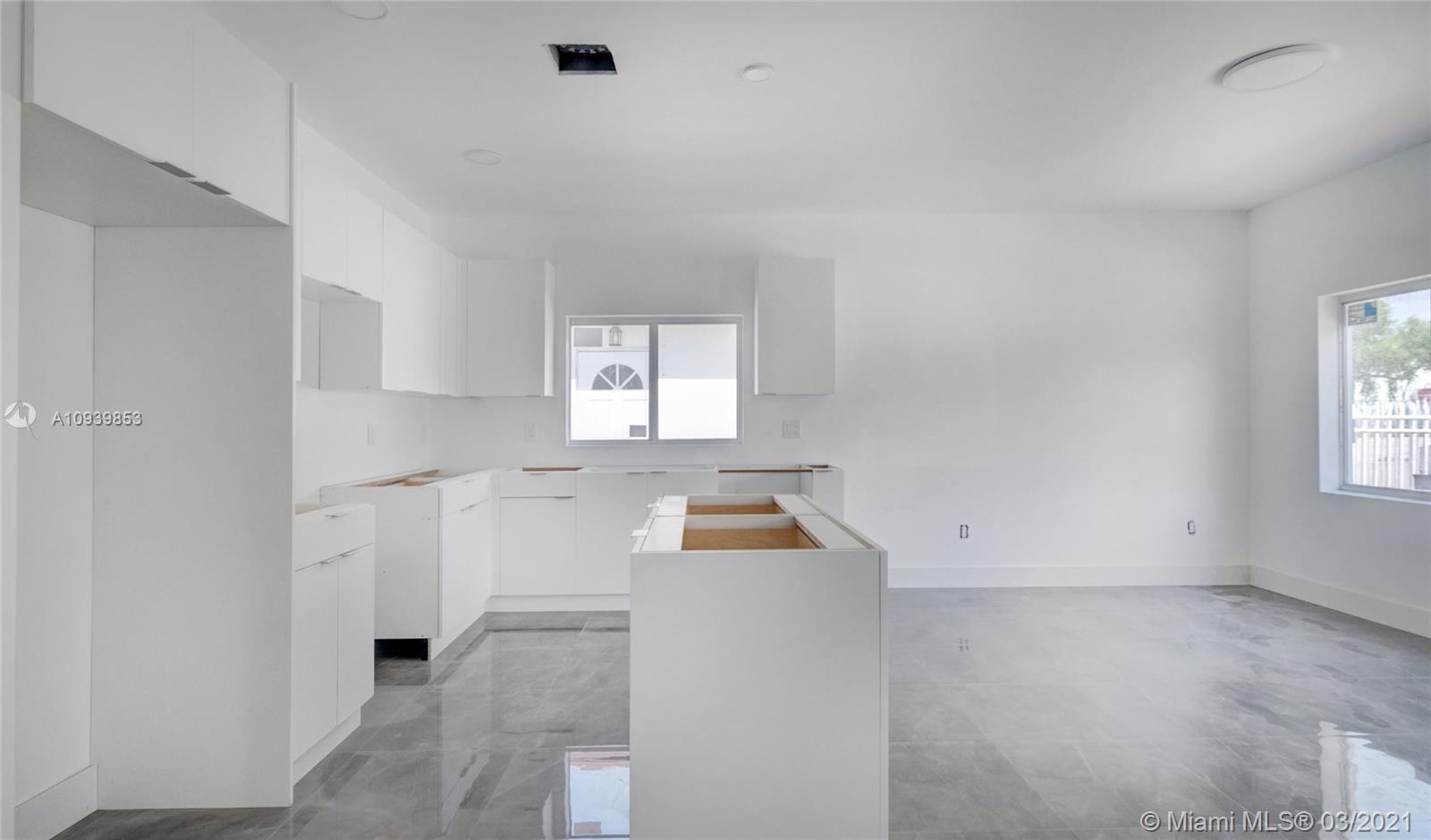 See details / 2648 sq. ft. $ 2020-10-08 0 Photo