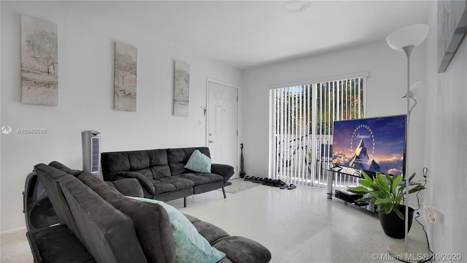 See details / 3038 sq. ft. $ 2020-10-09 0 Photo