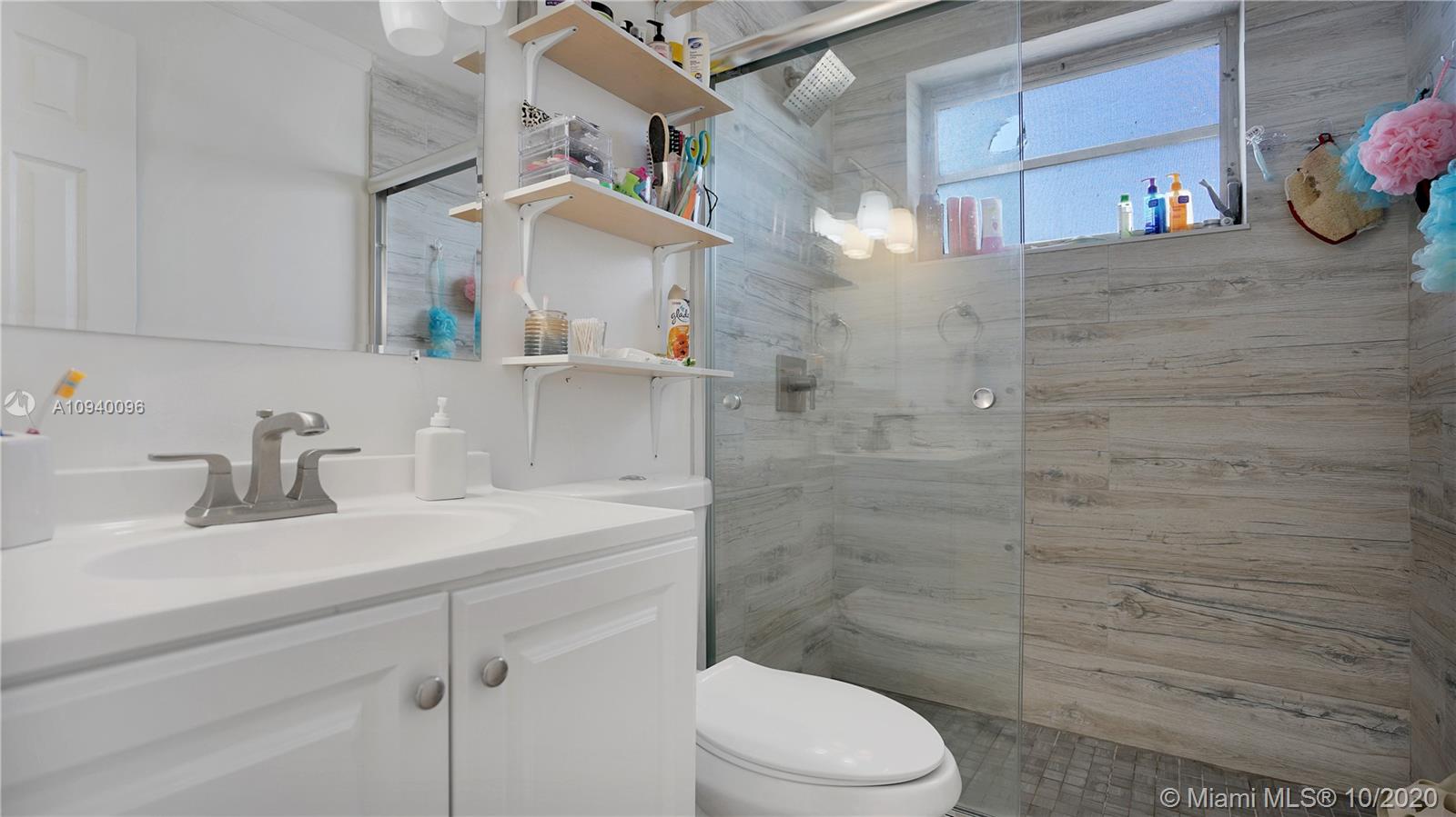 See details / 3038 sq. ft. $ 2020-10-09 0 Photo