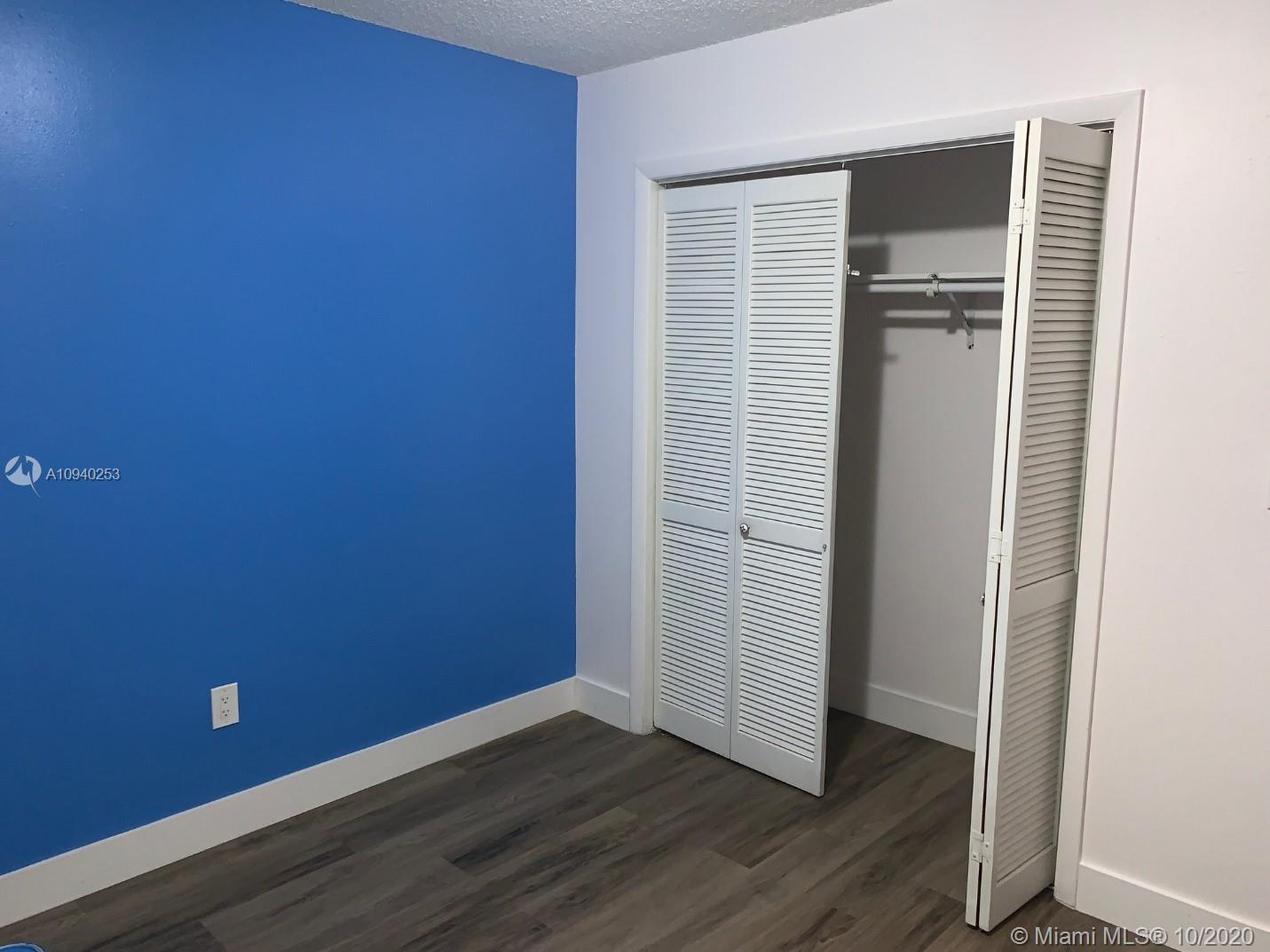 See details / 2828 sq. ft. $ 2020-10-09 0 Photo