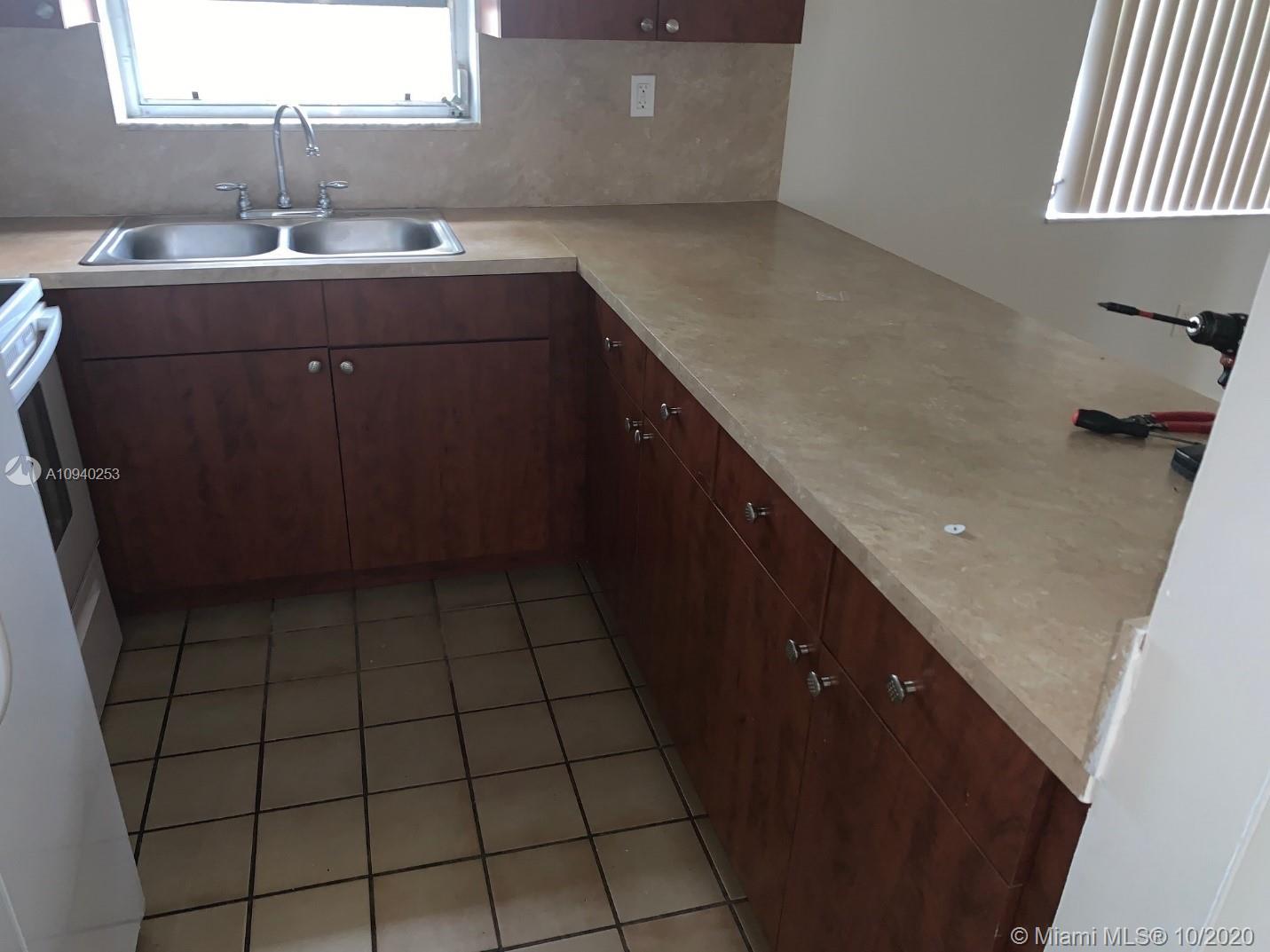 See details / 2828 sq. ft. $ 2020-10-09 0 Photo