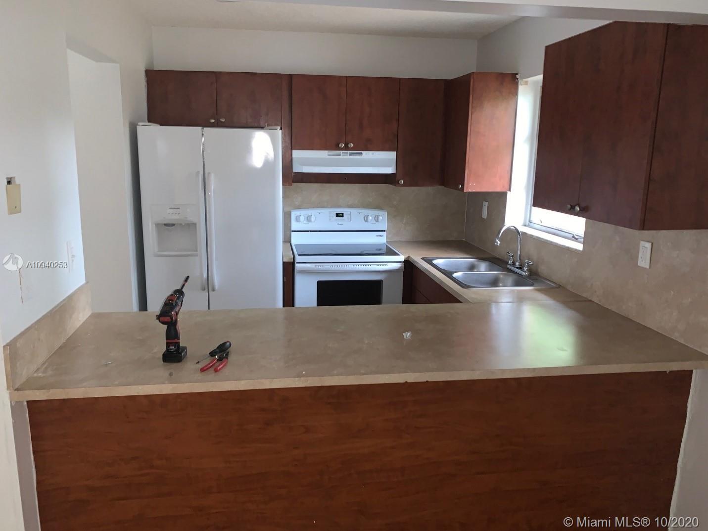 See details / 2828 sq. ft. $ 2020-10-09 0 Photo