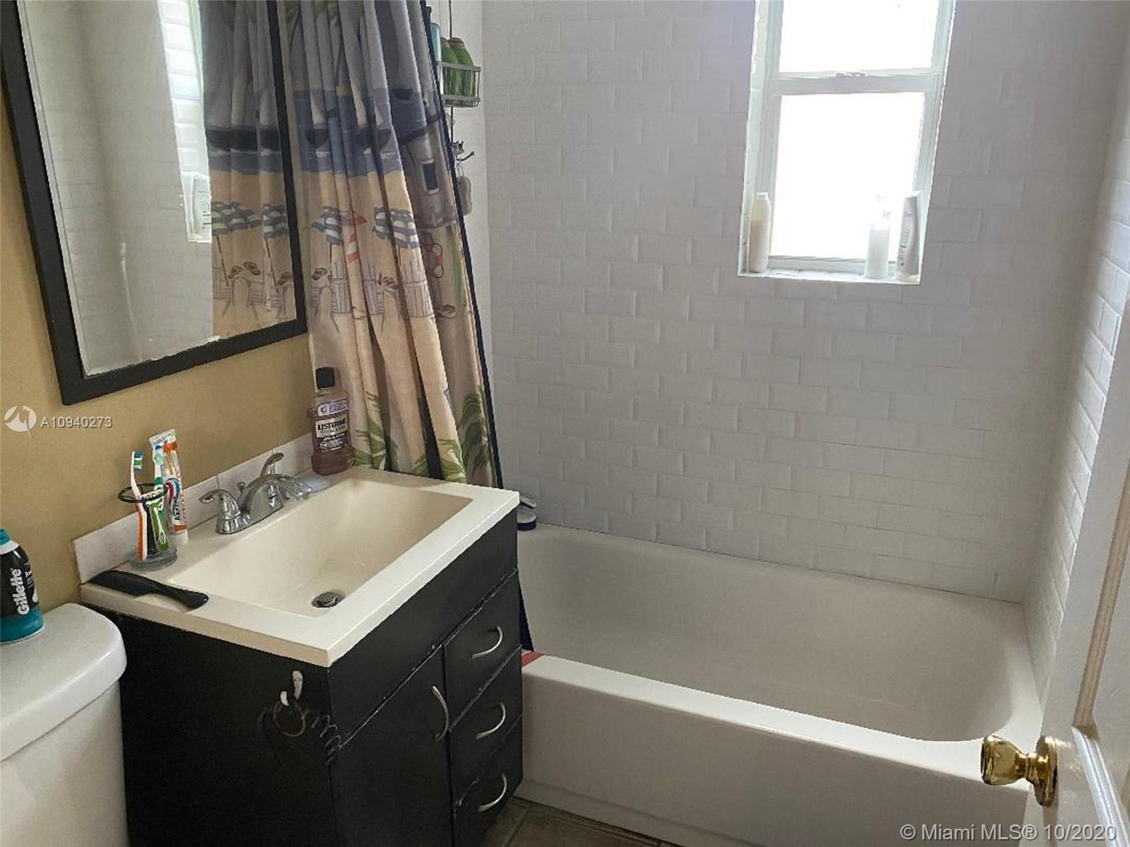 See details / 1400 sq. ft. $ 2020-12-22 0 Photo