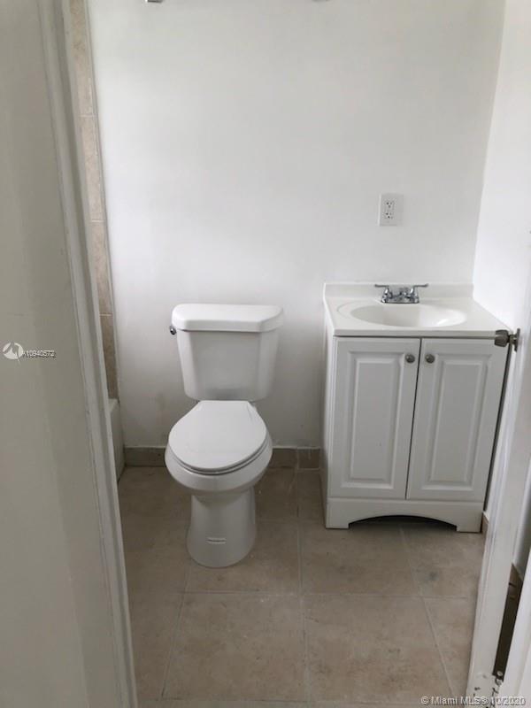 See details / 1980 sq. ft. $ 2020-10-09 0 Photo