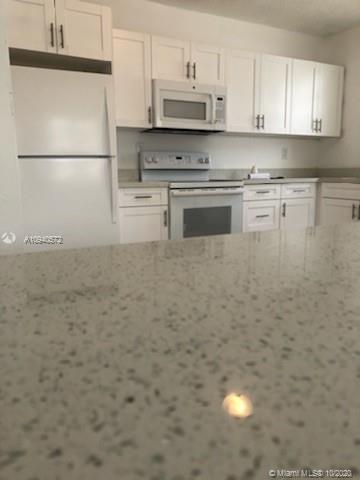 See details / 1980 sq. ft. $ 2020-10-09 0 Photo