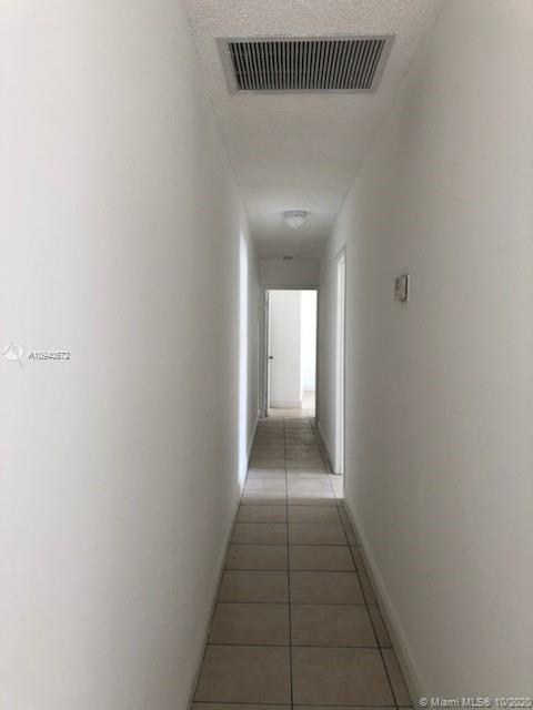 See details / 1980 sq. ft. $ 2020-10-09 0 Photo
