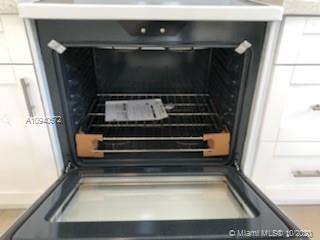 See details / 1980 sq. ft. $ 2020-10-09 0 Photo