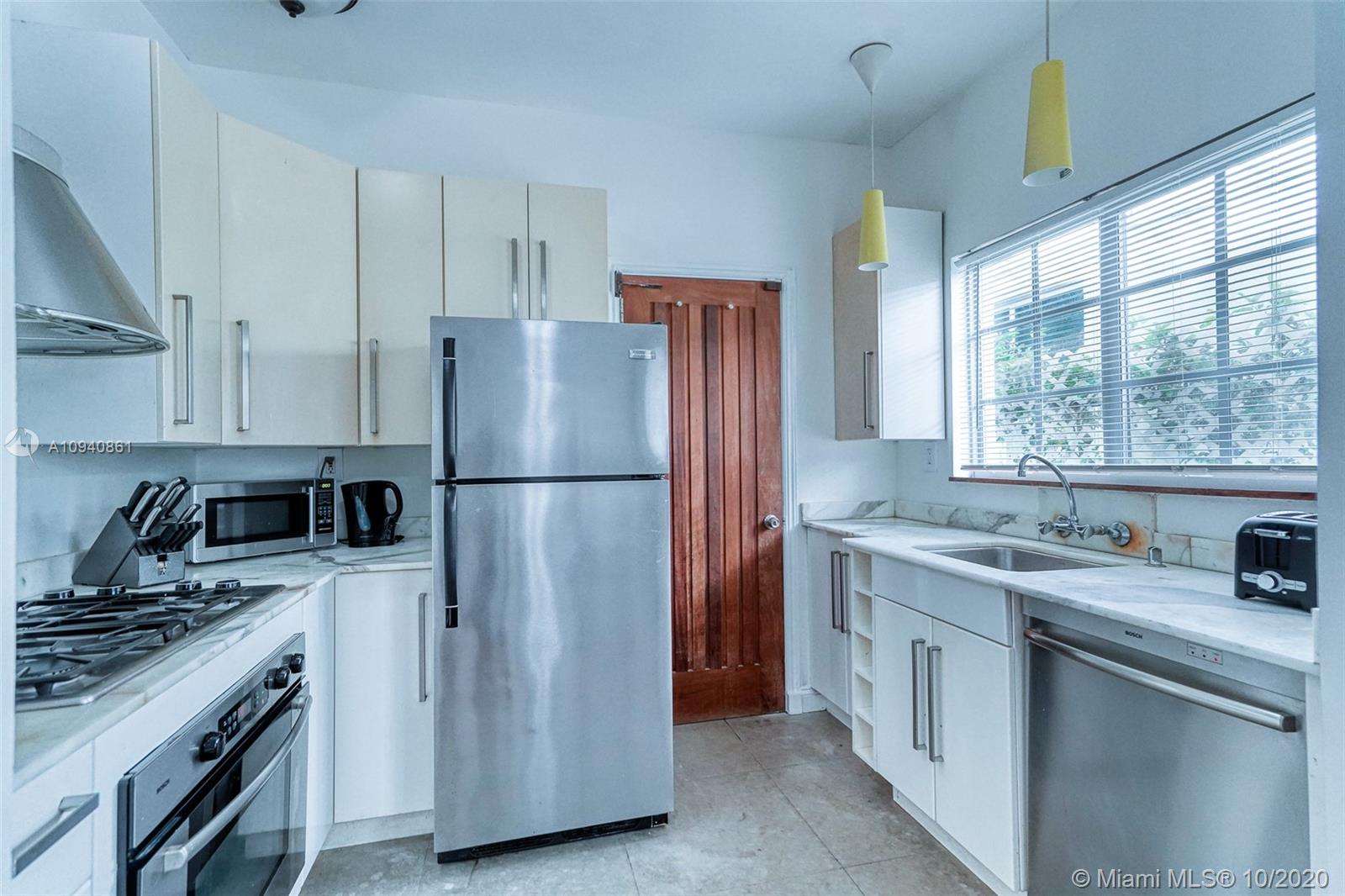 See details / 4478 sq. ft. $ 2020-12-12 0 Photo