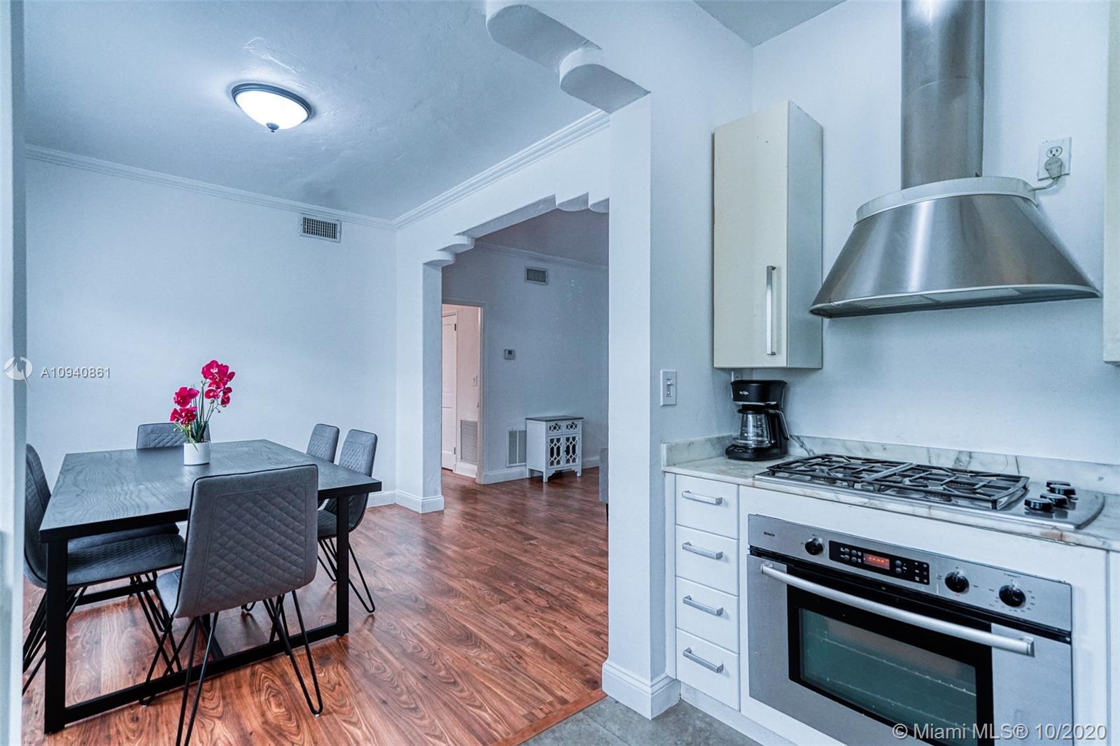 See details / 4478 sq. ft. $ 2020-12-12 0 Photo