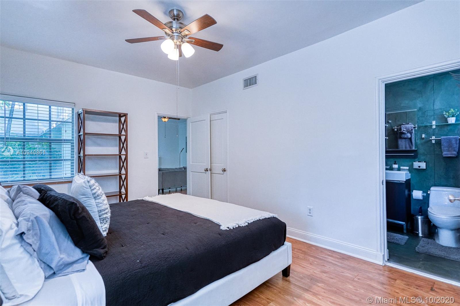 See details / 4478 sq. ft. $ 2020-12-12 0 Photo