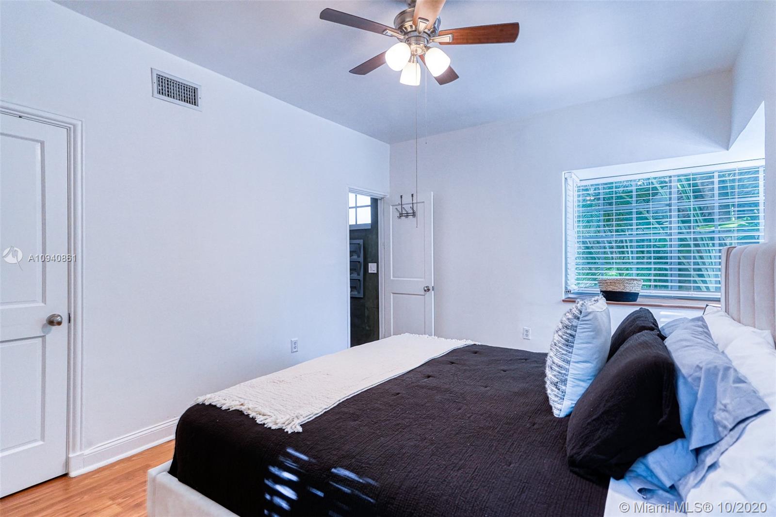 See details / 4478 sq. ft. $ 2020-12-12 0 Photo