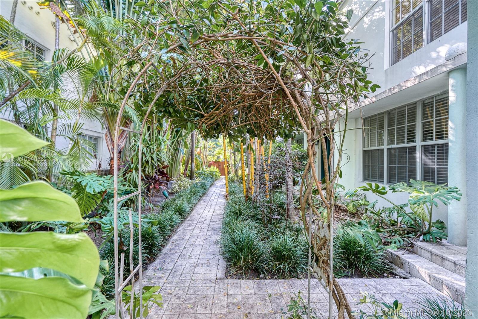 See details / 4478 sq. ft. $ 2020-12-12 0 Photo