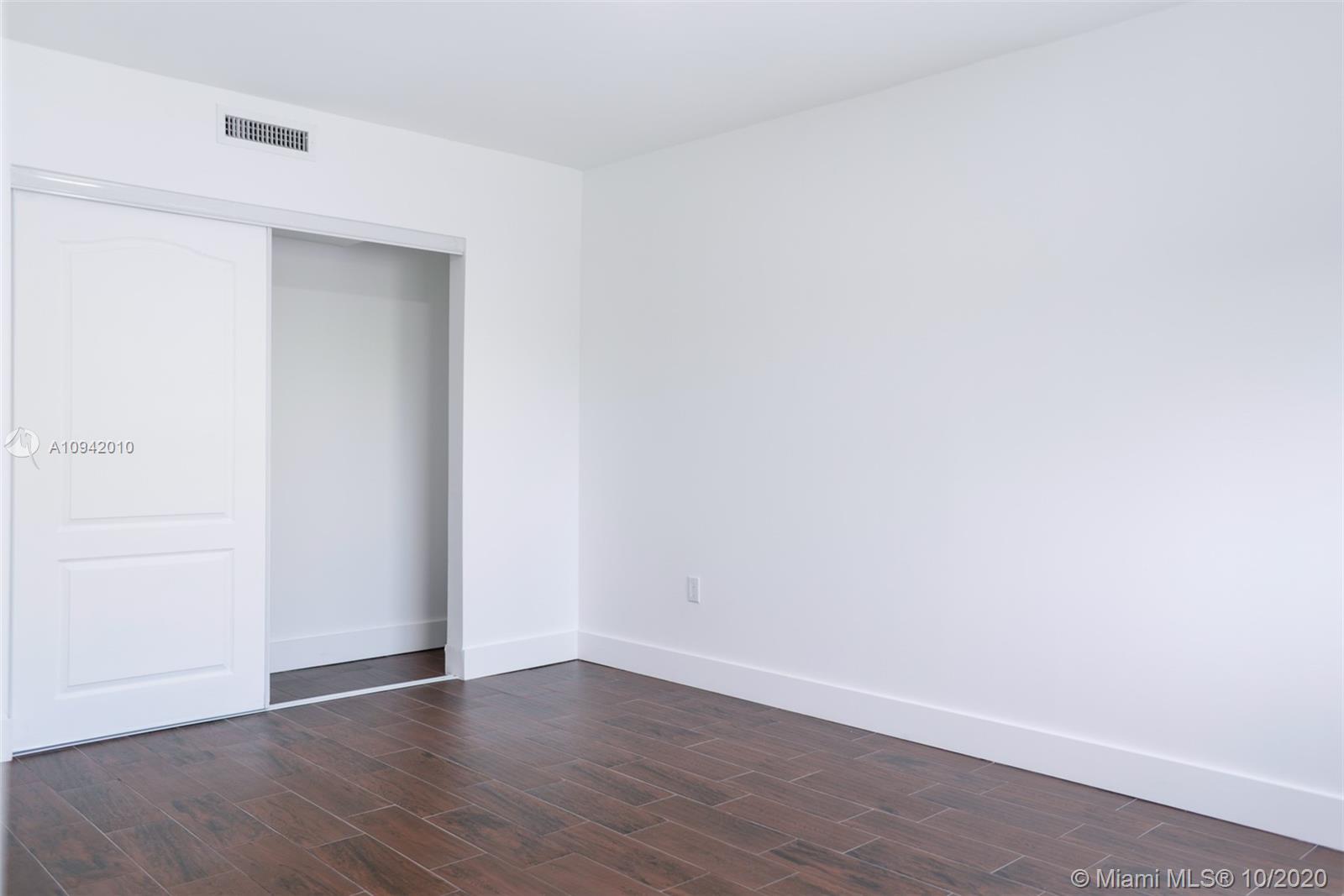 See details / 2995 sq. ft. $ 2021-01-07 0 Photo