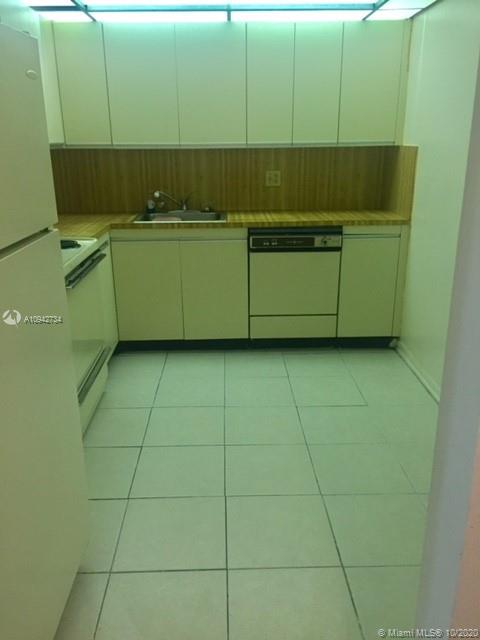 Photo of 2500 Parkview Dr #618, Hallandale Beach, Florida, 33009 -