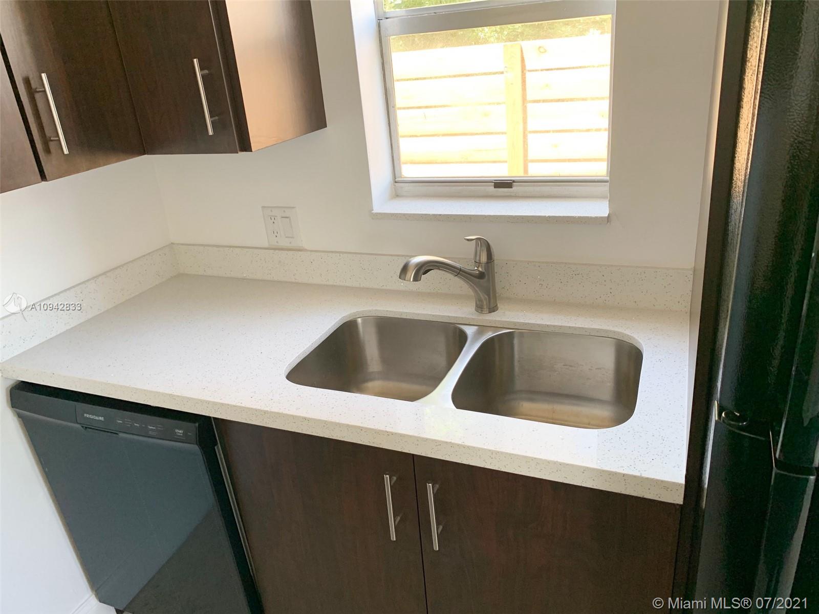 See details 1-8 / sq. ft. $ 2021-05-04 0 Photo