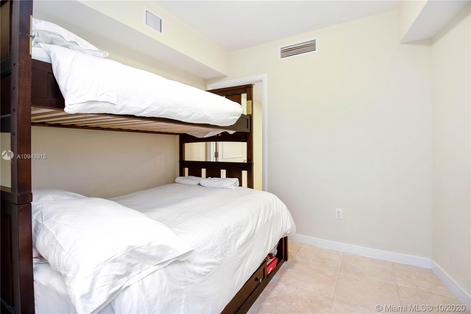 Ver detalles 2609 2 / 1 1086 sq. ft. $ 2020-10-16 0 foto