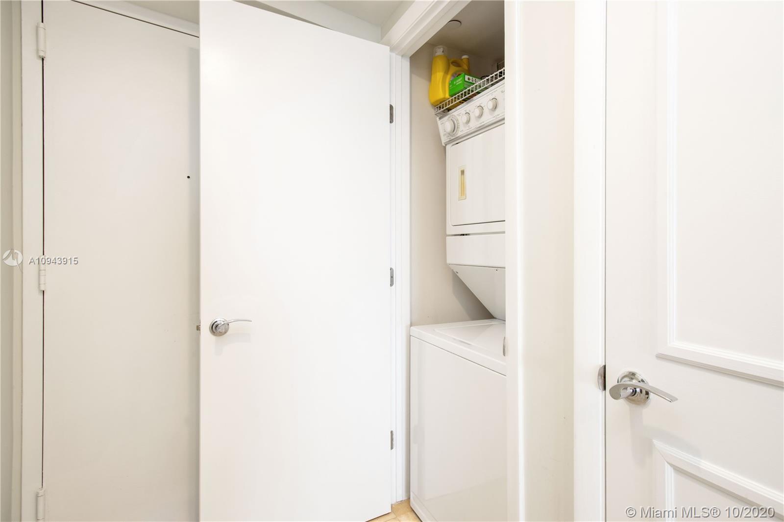 Ver detalles 2609 2 / 1 1086 sq. ft. $ 2020-10-16 0 foto