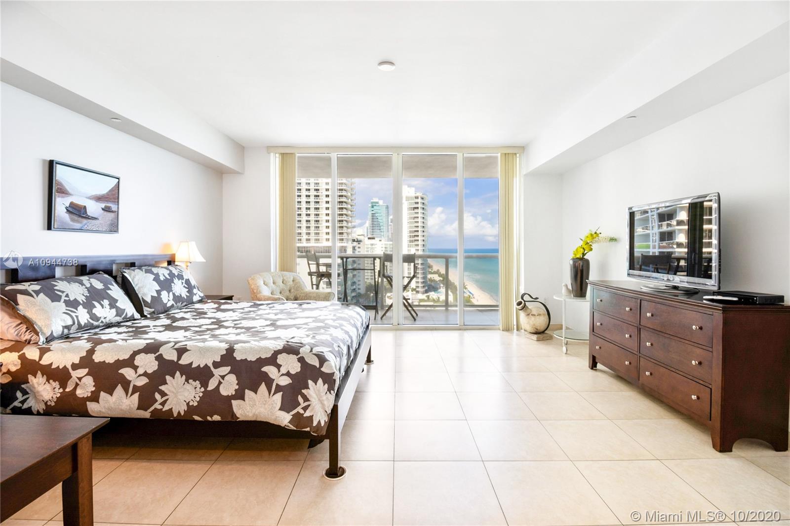 Ver detalles 1501 3 / 4 2065 sq. ft. $ 2020-10-19 0 foto
