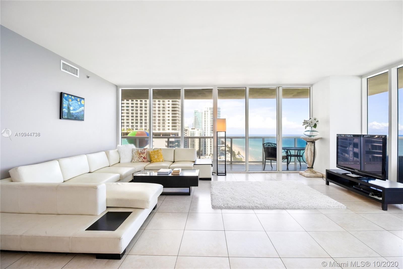 Ver detalles 1501 3 / 4 2065 sq. ft. $ 2020-10-19 0 foto