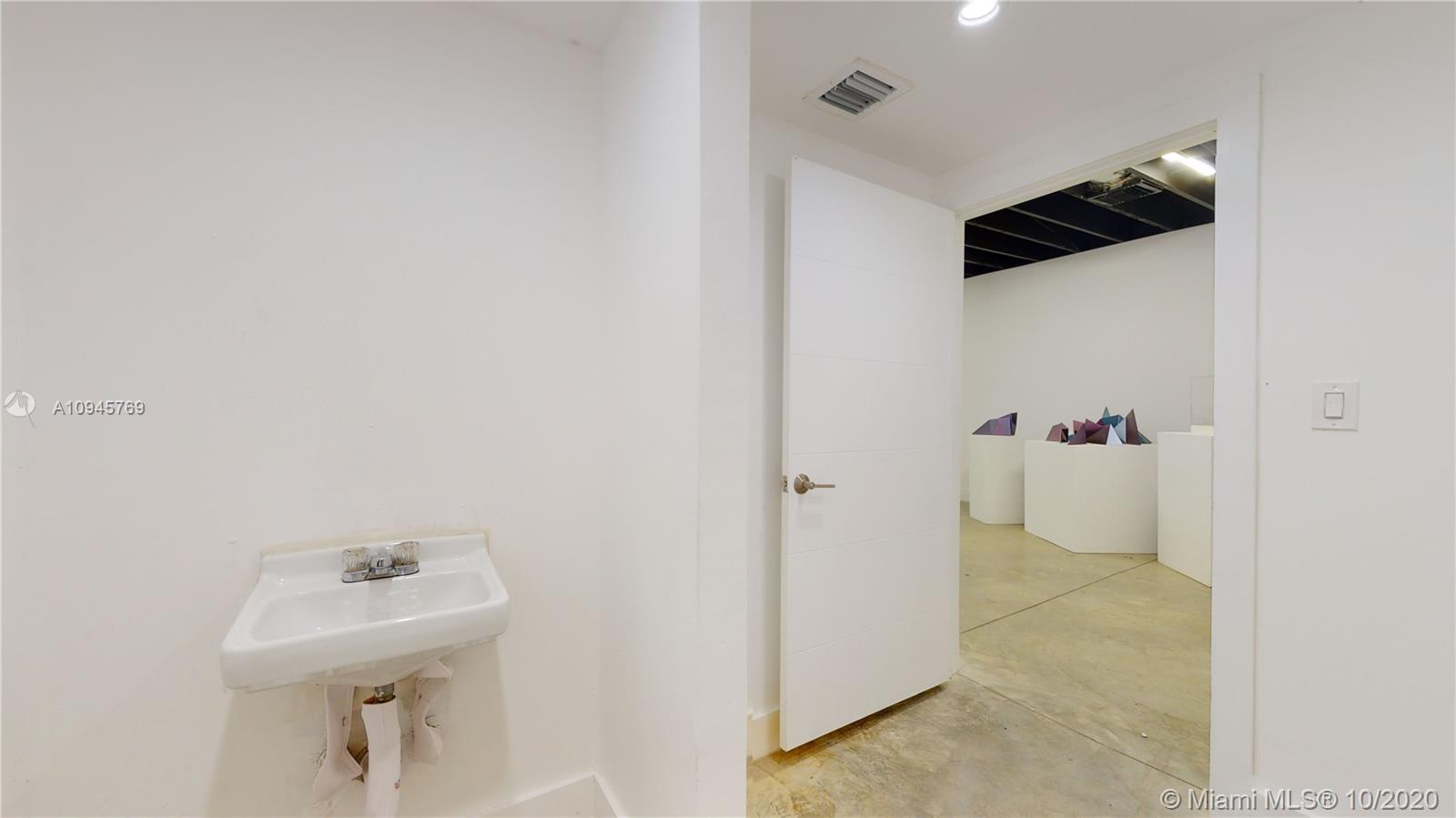 See details / sq. ft. $ 2020-10-20 0 Photo