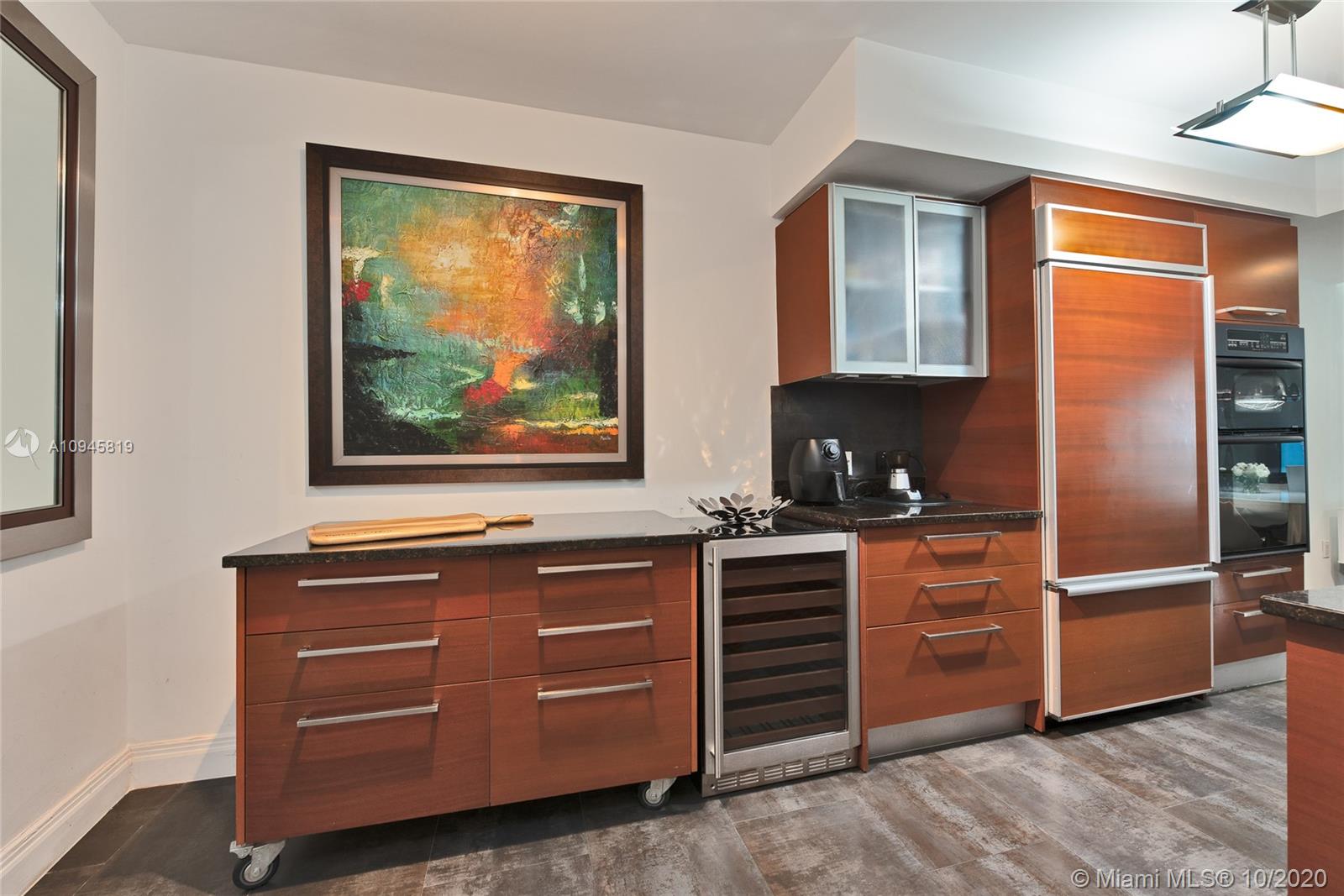 Ver detalles 508 3 / 3 1571 sq. ft. $ 2020-10-23 0 foto