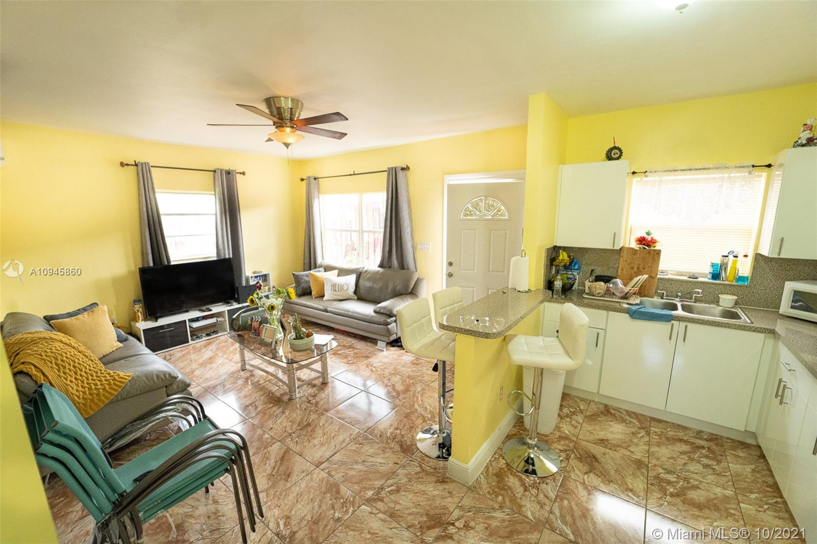 See details / 1200 sq. ft. $ 2020-10-20 0 Photo
