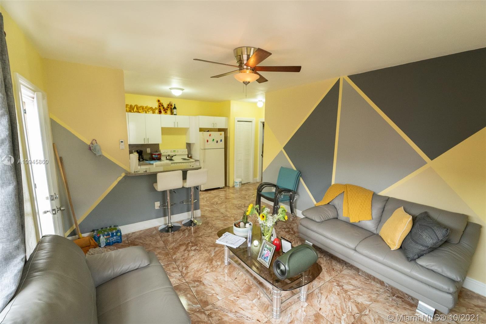 See details / 1200 sq. ft. $ 2020-10-20 0 Photo