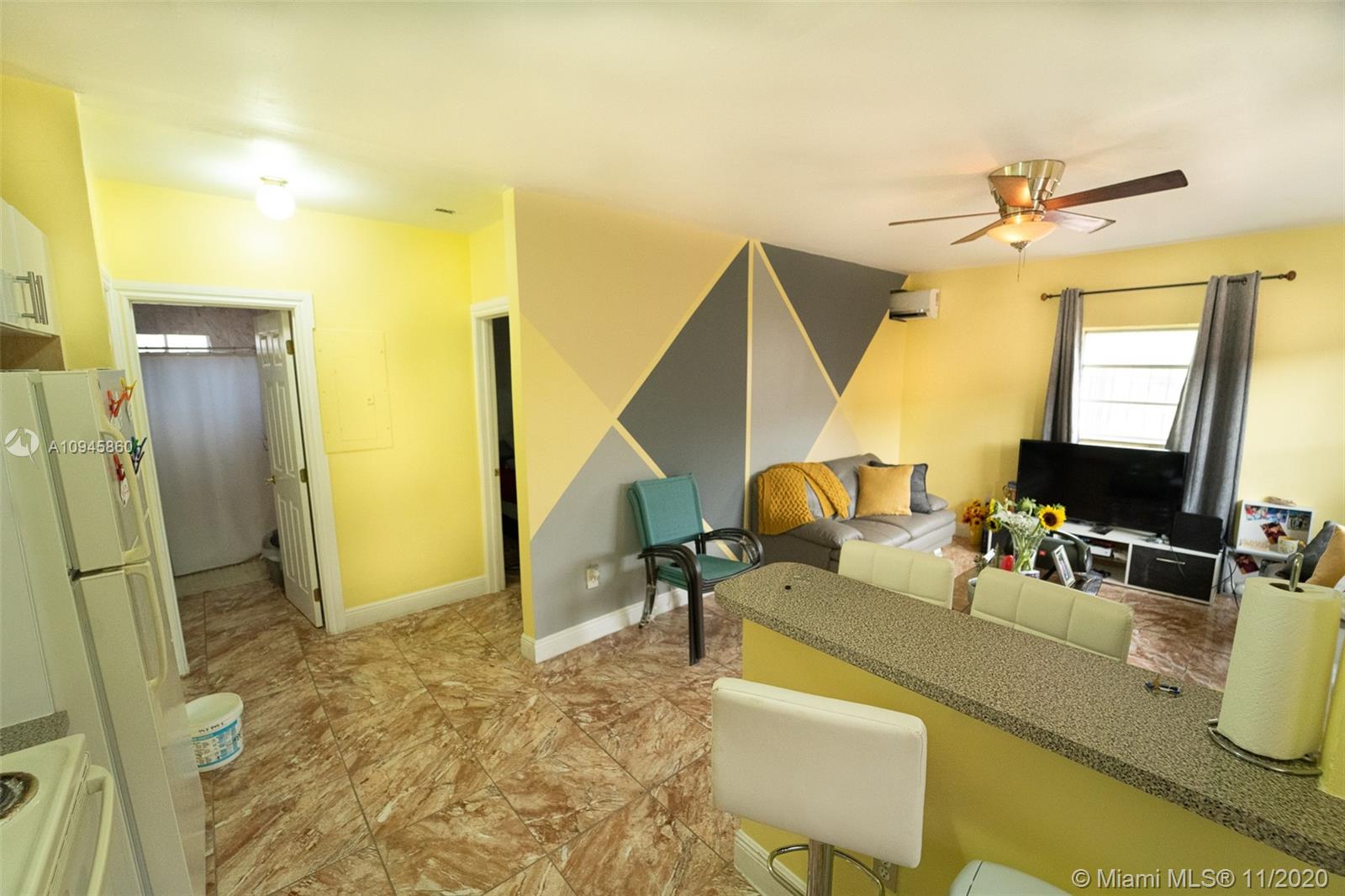 See details / 1200 sq. ft. $ 2020-10-20 0 Photo