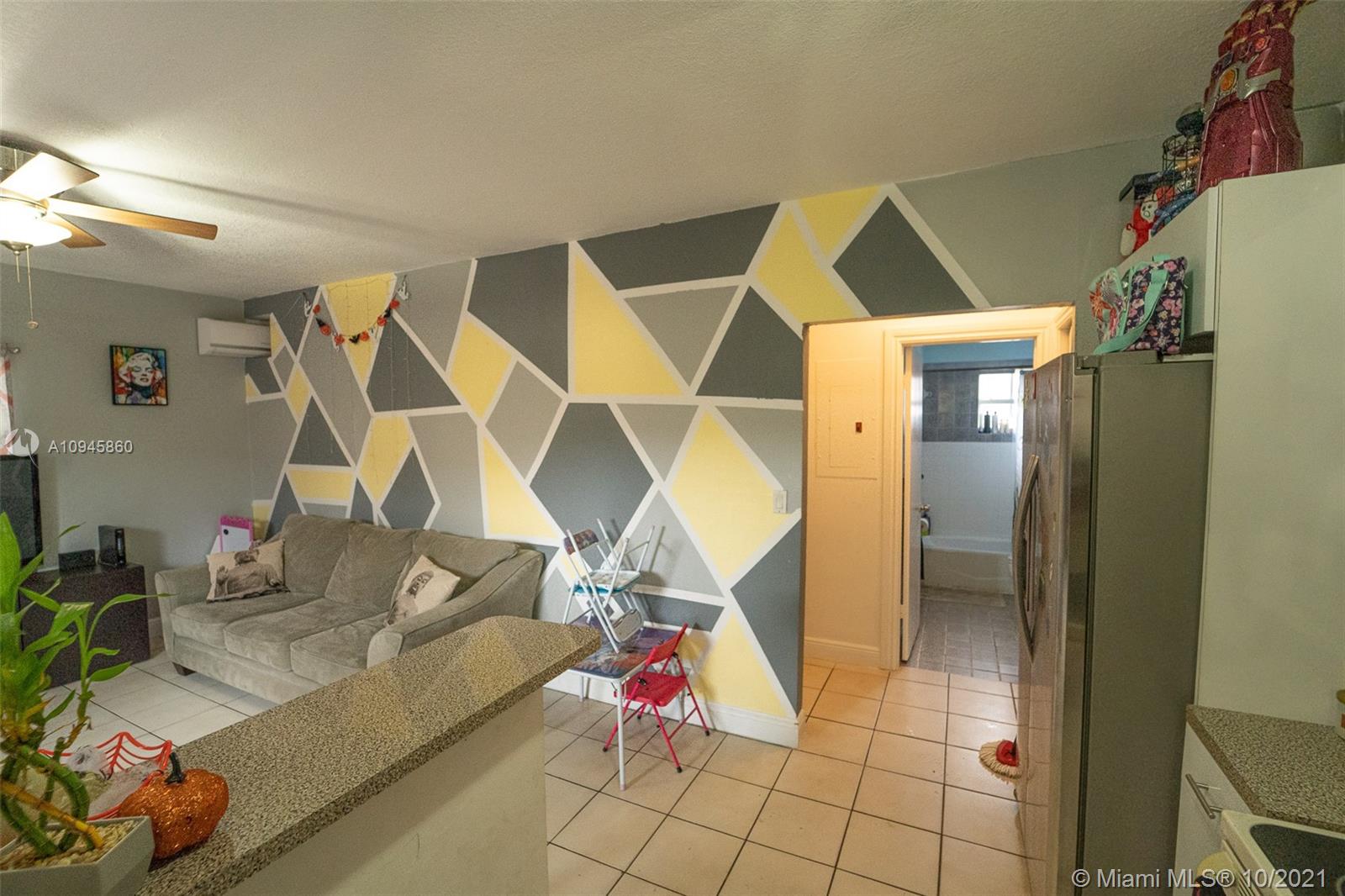 See details / 1200 sq. ft. $ 2020-10-20 0 Photo