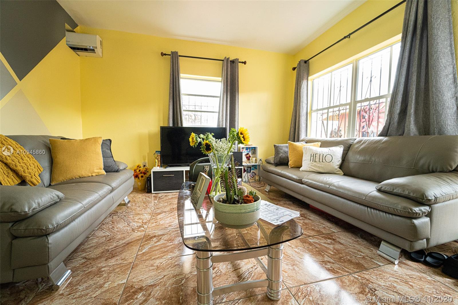 See details / 1200 sq. ft. $ 2020-10-20 0 Photo