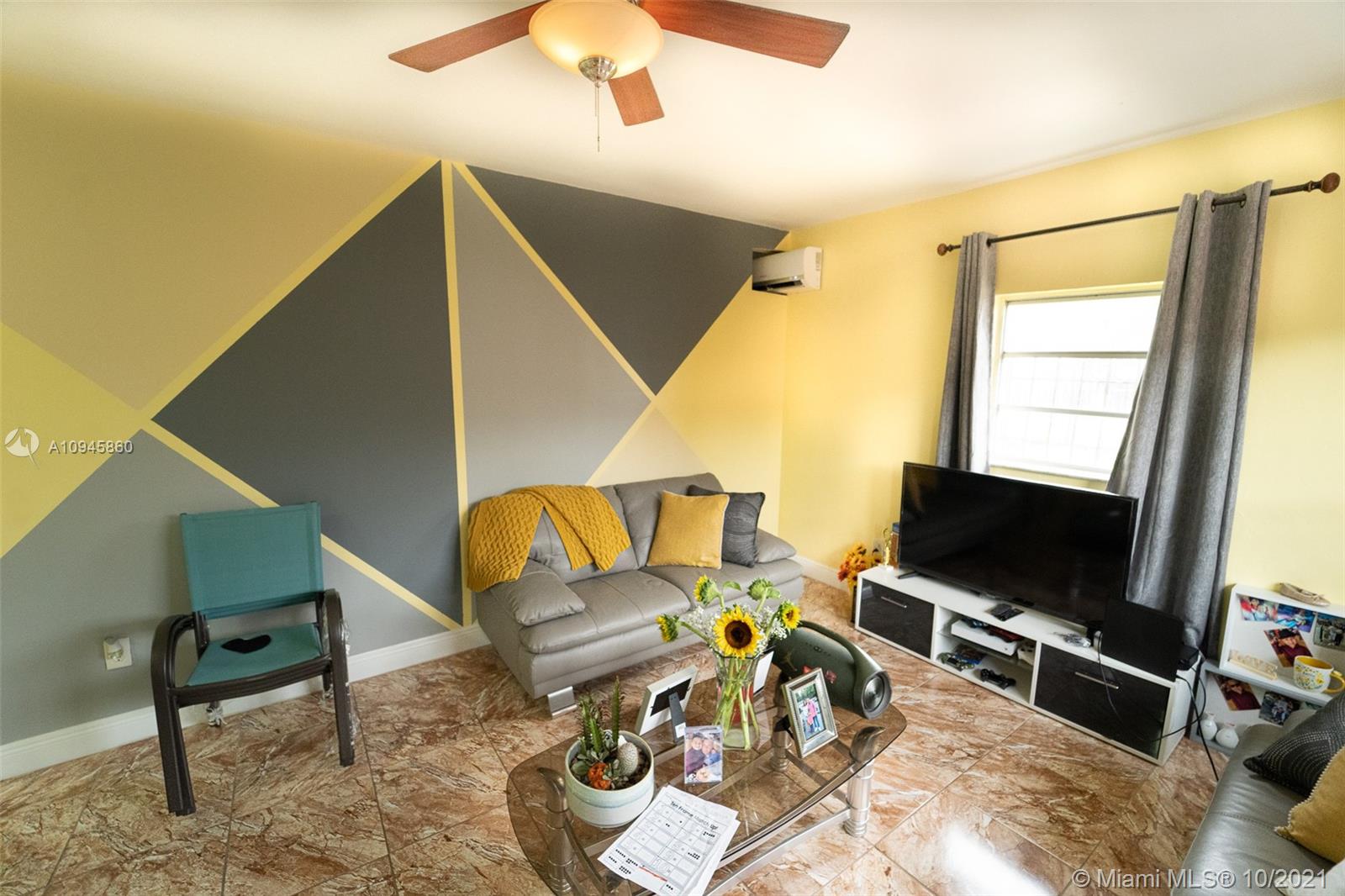 See details / 1200 sq. ft. $ 2020-10-20 0 Photo
