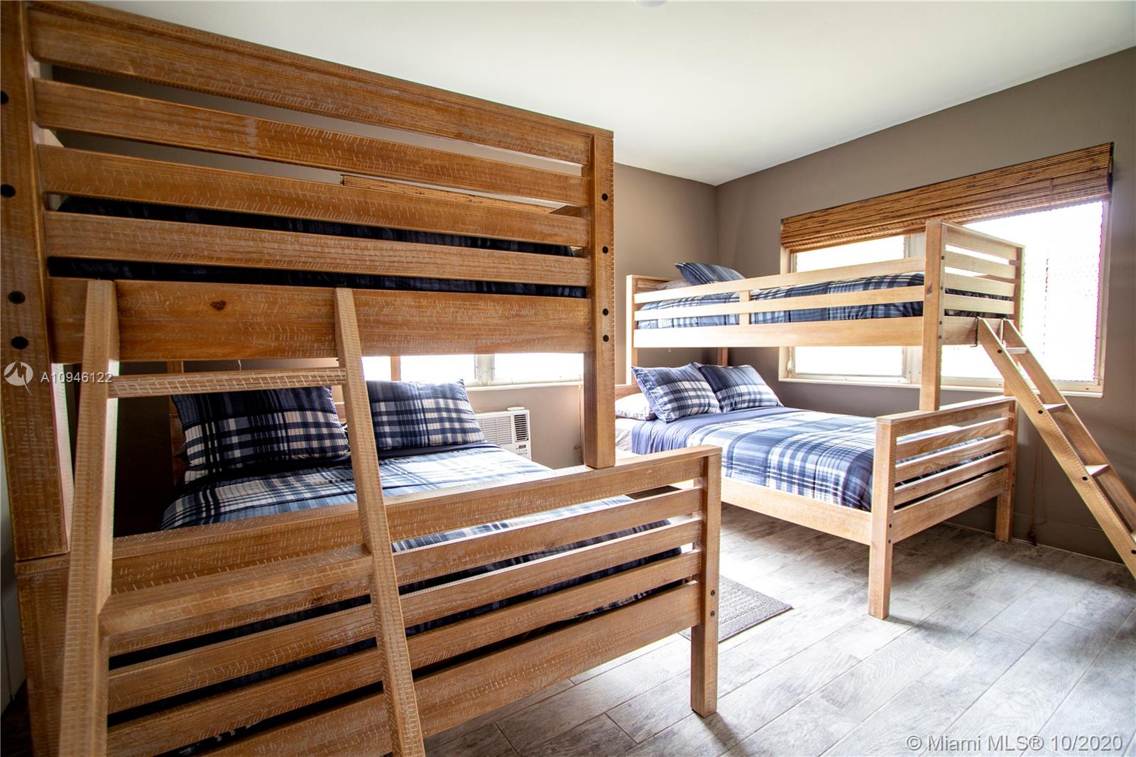 See details / 5292 sq. ft. $ 2020-10-21 0 Photo