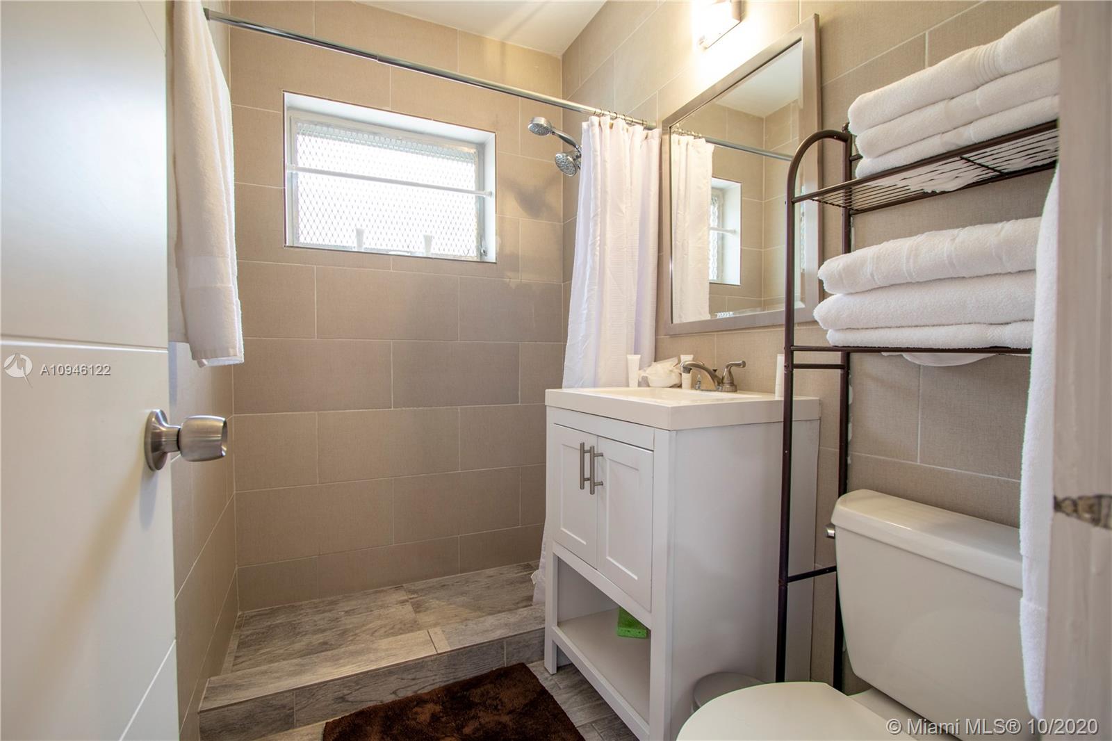 See details / 5292 sq. ft. $ 2020-10-21 0 Photo