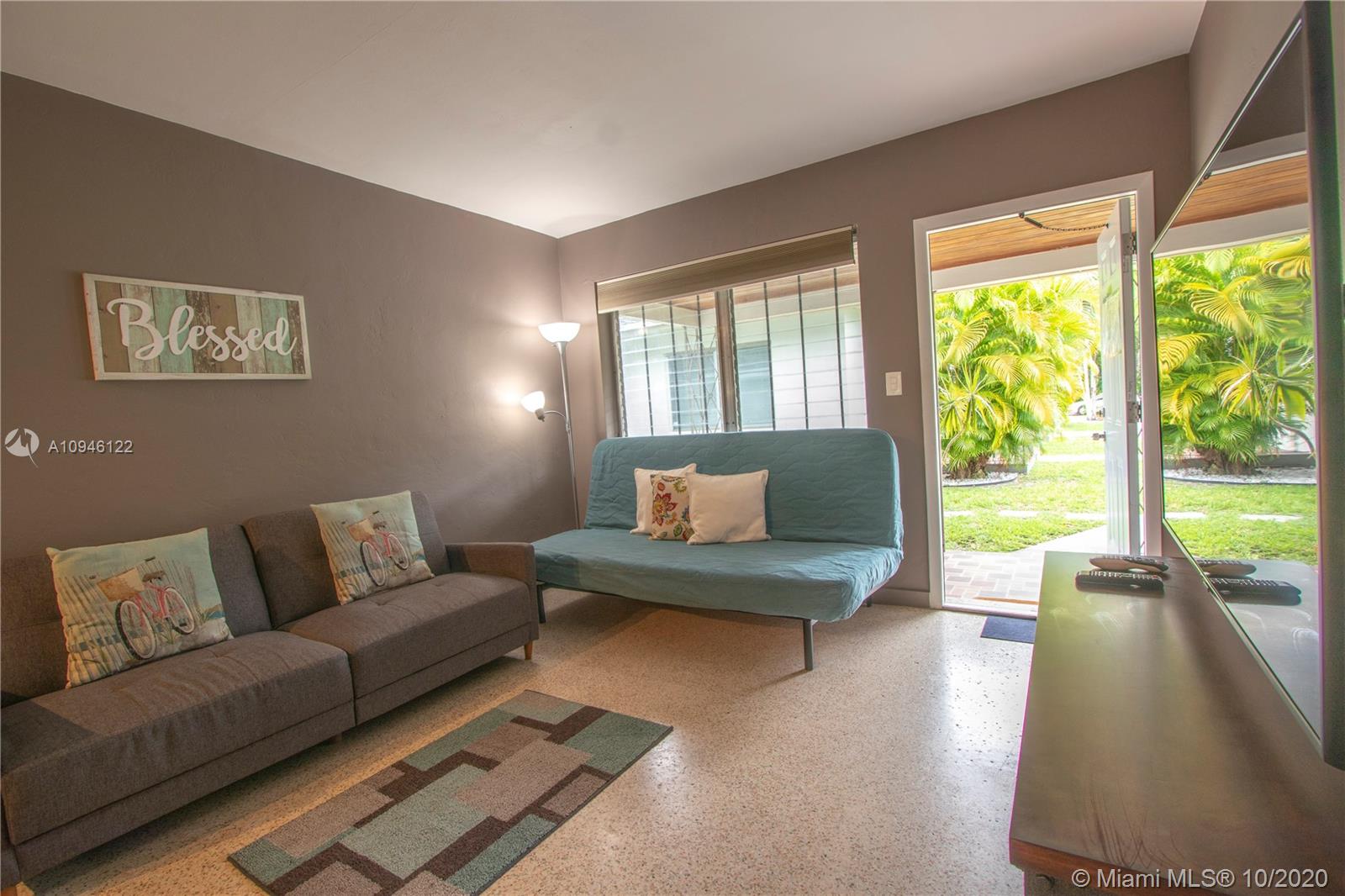 See details / 5292 sq. ft. $ 2020-10-21 0 Photo