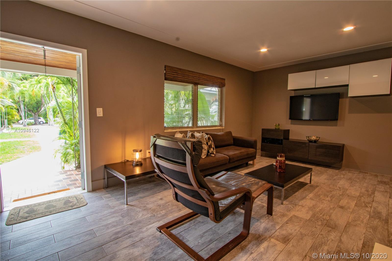 See details / 5292 sq. ft. $ 2020-10-21 0 Photo