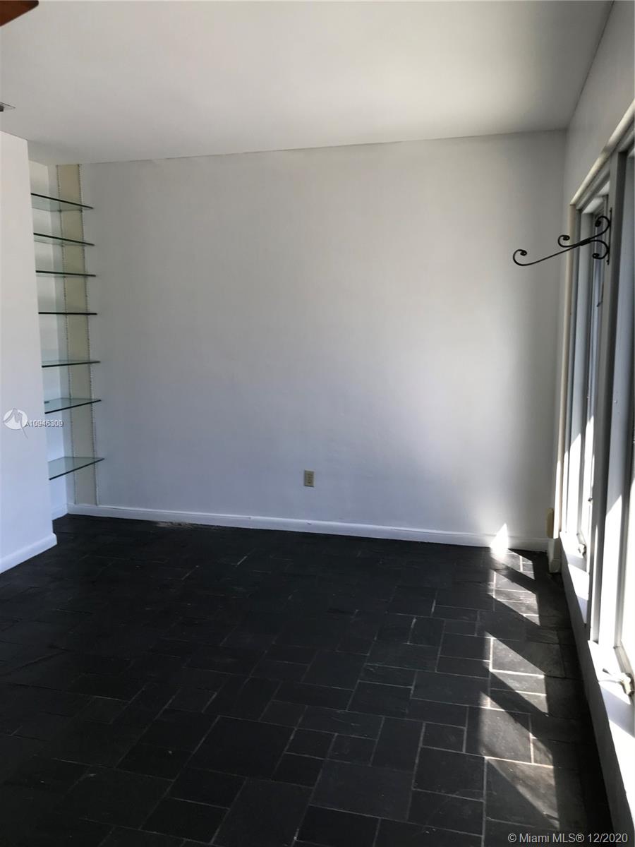 See details / 4298 sq. ft. $ 2020-10-21 0 Photo